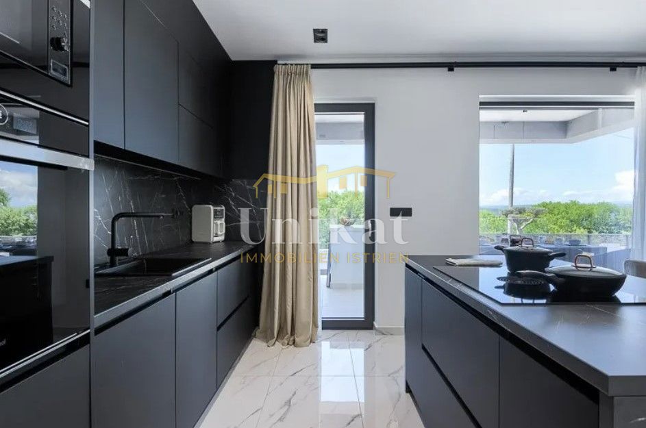 Splendida villa con vista mare nei dintorni di Marčana